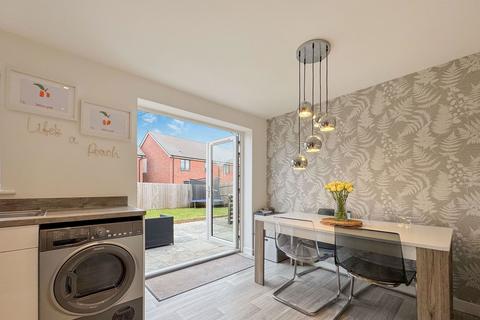 8 Flay Field, Tithebarn, Exeter, EX1 3YA