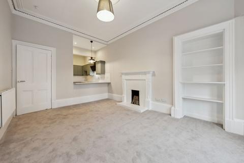 2 bedroom flat for sale, 1118 Cathcart Road, Flat 2/1, Mount Florida, Glasgow, G42 9EG