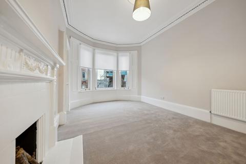 2 bedroom flat for sale, 1118 Cathcart Road, Flat 2/1, Mount Florida, Glasgow, G42 9EG