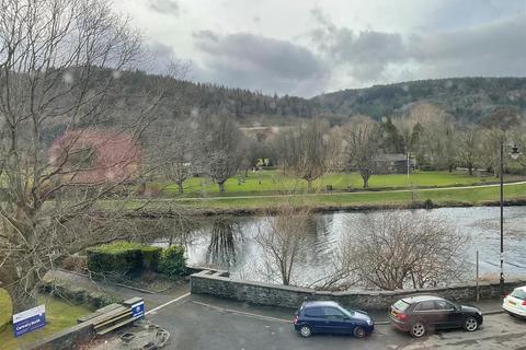 2 bedroom flat to rent, Conwy Terrace, Llanrwst