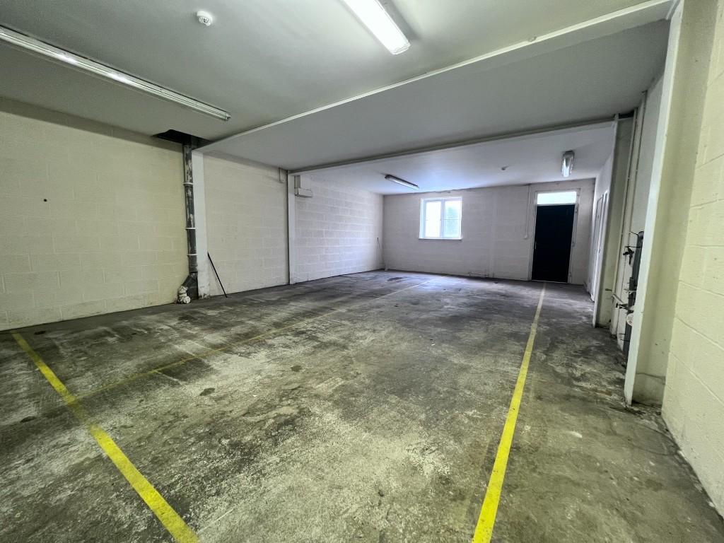 Garage 1.jpeg