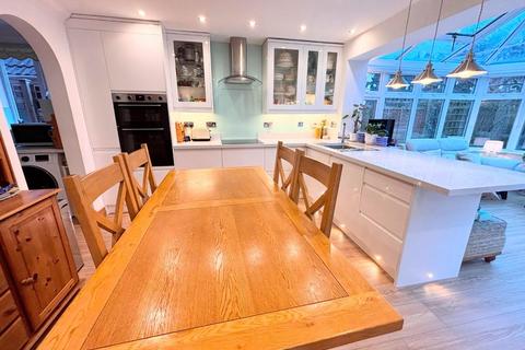 6 Blanchard Close, Wootton, Northampton, NN4 6RA