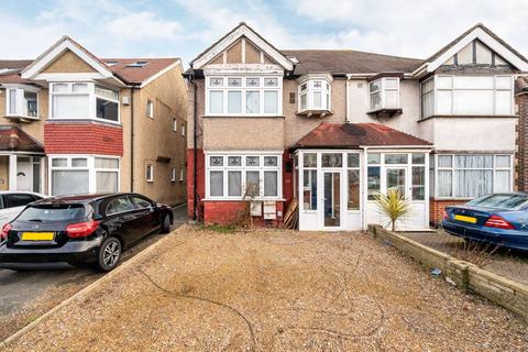 2 bedroom maisonette to rent, Grand Drive, Raynes Park, London, SW20