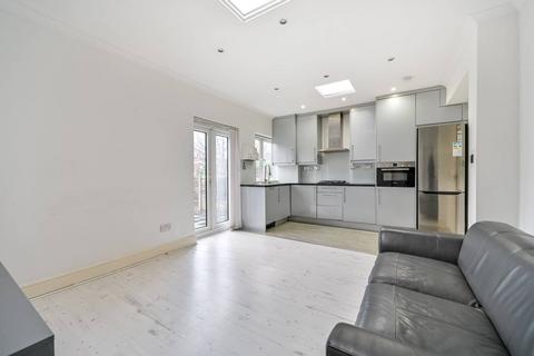 2 bedroom maisonette to rent, Grand Drive, Raynes Park, London, SW20