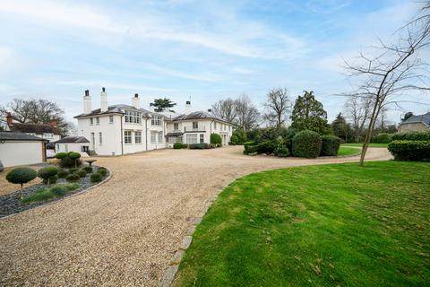 7 bedroom house for sale, High Road, Essex IG7