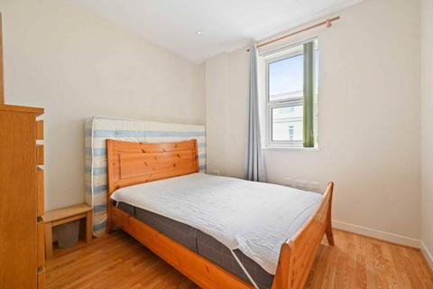 2 bedroom flat for sale, Bromyard House, Acton, London, W3