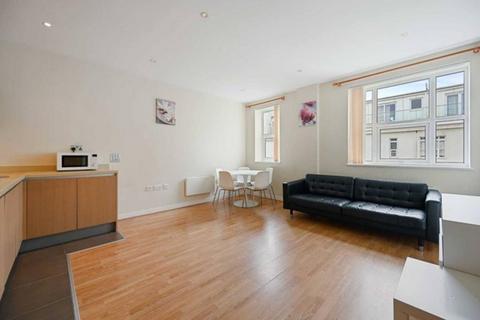 2 bedroom flat for sale, Bromyard House, Acton, London, W3