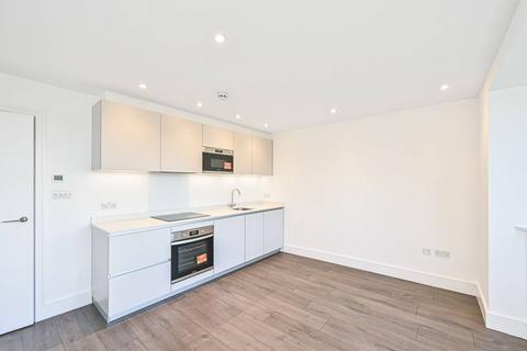 2 bedroom maisonette to rent, Corringham Road, Golders Green, London, NW11