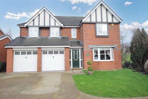 5 bedroom detached house for sale, Bentley Close, Stone