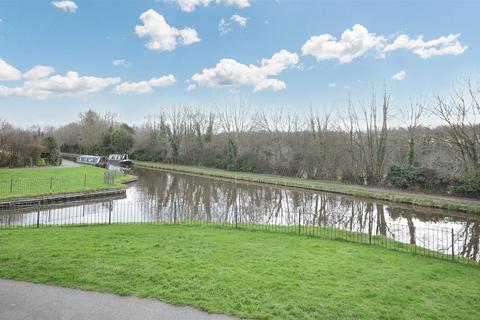 5 bedroom detached house for sale, Bentley Close, Stone