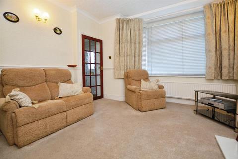 3 bedroom semi-detached house for sale, Lindale Gardens, Scunthorpe