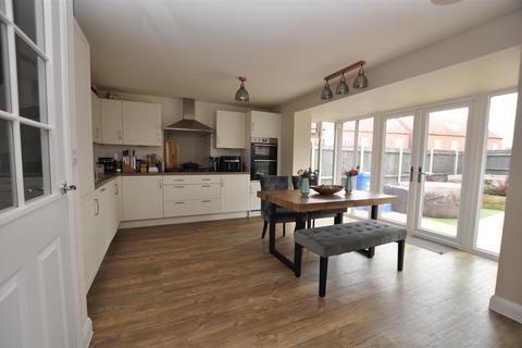 4 bedroom detached house for sale, King Lane, Burton-On-Trent DE13