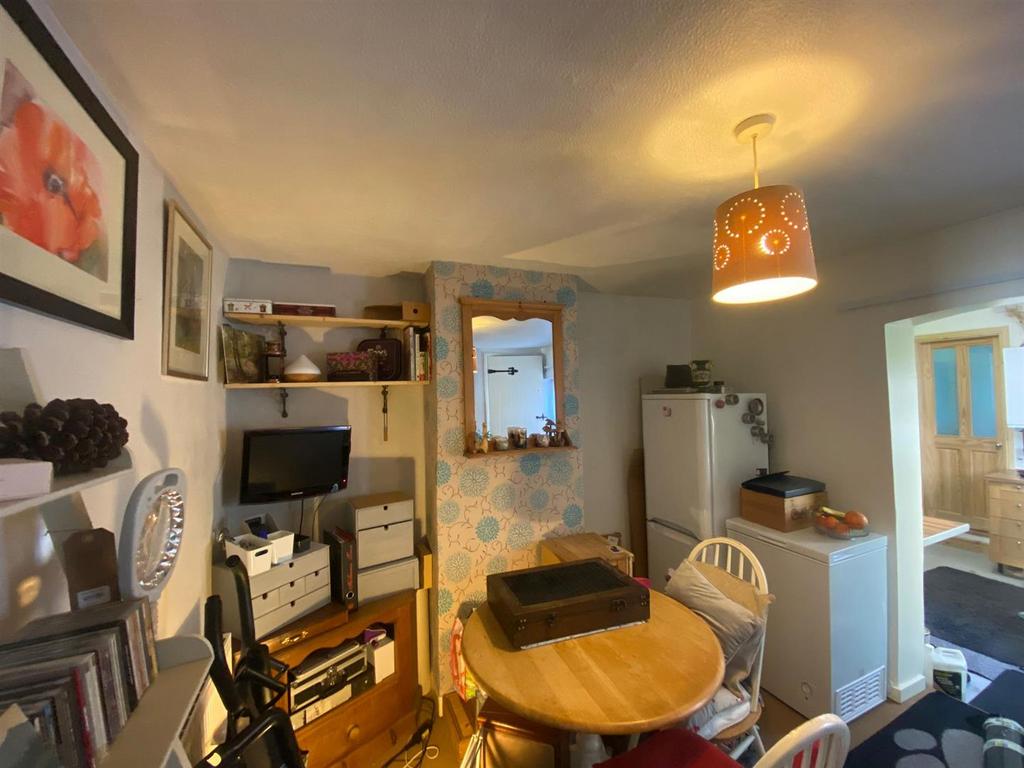 Dining Room: