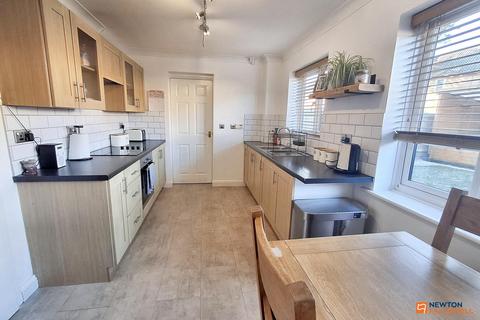 4 bedroom end of terrace house for sale, Wasdale Gardens, Gunthorpe, Peterborough, PE4