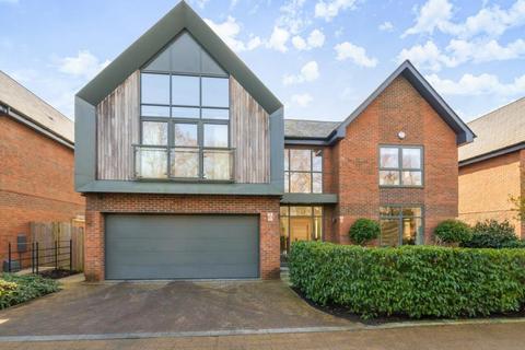 5 bedroom detached house to rent, Longcross