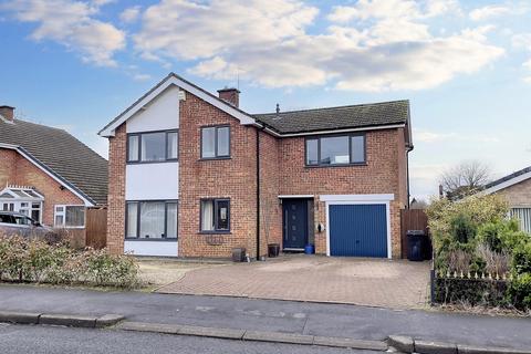 4 bedroom detached house for sale, Oakham Drive, Coalville, LE67