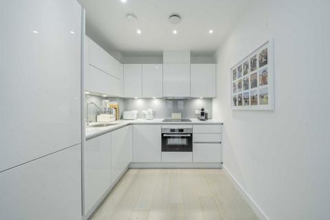 1 bedroom flat for sale, City North Place, London N4