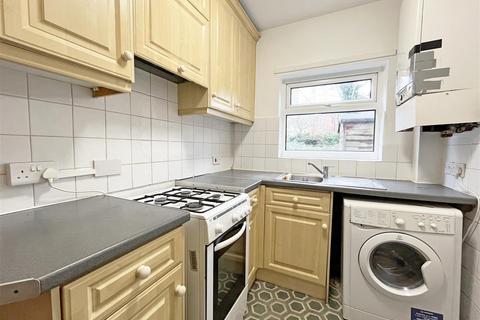 3 bedroom semi-detached house to rent, Lower Road, Nottingham NG9