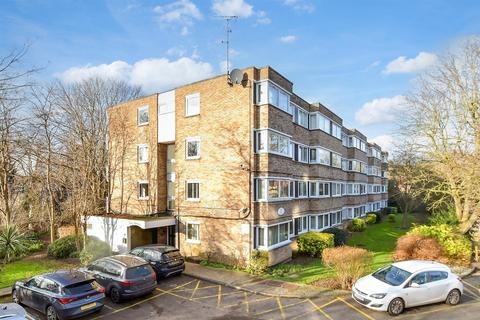 Queenswood Gardens, Wanstead