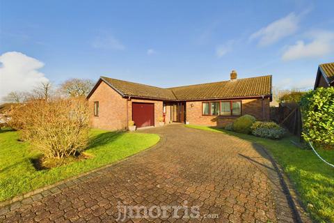 3 bedroom detached bungalow for sale, Bloomfield Gardens, Narberth