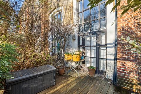 Flat 6, Windsor Court Vicarage Crescent, Battersea, London, SW11 3LA