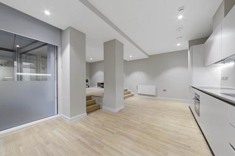 2 bedroom flat to rent, Star Yard, Holborn, WC2