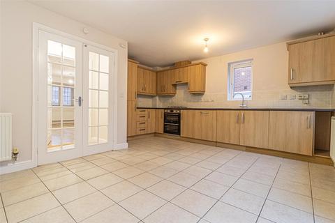 3 bedroom semi-detached house to rent, Vistula Crescent, Swindon SN25