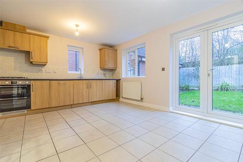 3 bedroom semi-detached house to rent, Vistula Crescent, Swindon SN25