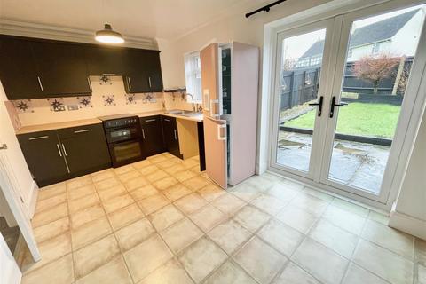 3 bedroom semi-detached house to rent, Swallows End, Plymouth PL9