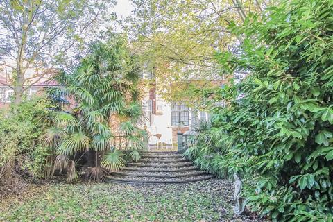 undefined, Edgeworth Crescent, Hendon NW4