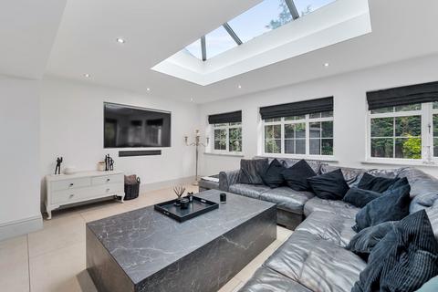 5 bedroom detached house for sale, Tranmere Court, Guiseley, Leeds, West Yorkshire, LS20