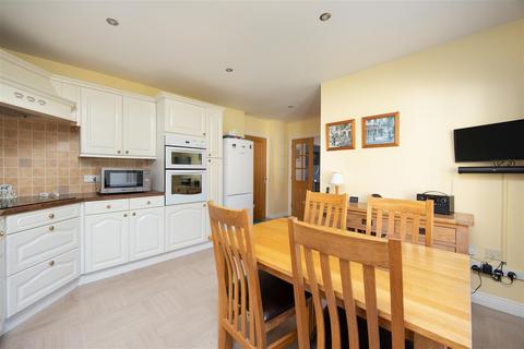 14a Spring Meadows, Trowbridge, BA14 0HD