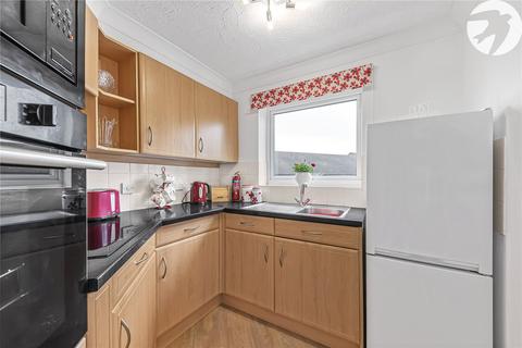 1 bedroom flat for sale, Kennett Court, Oakleigh Close, Swanley, Kent, BR8