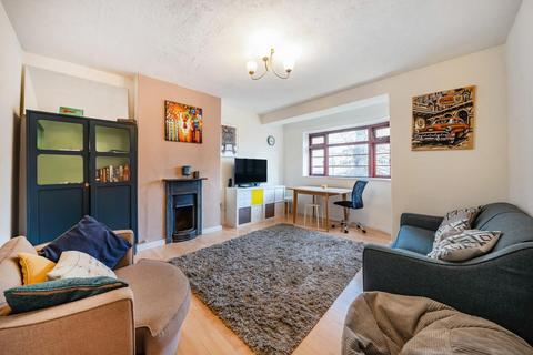 2 bedroom flat for sale, Poynders Gardens, Clapham