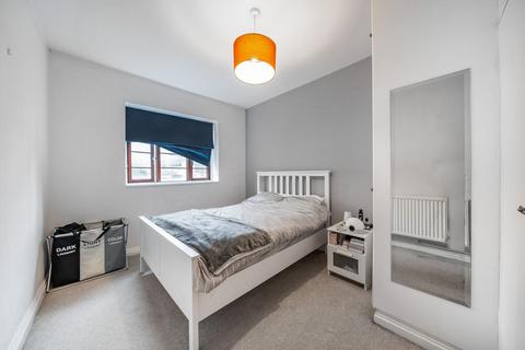 2 bedroom flat for sale, Poynders Gardens, Clapham