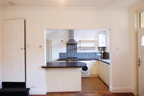 3 bedroom terraced house to rent, Grosmont Terrace, Leeds LS13