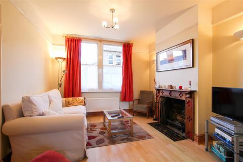 3 bedroom terraced house to rent, Ross Street, Cambridge CB1