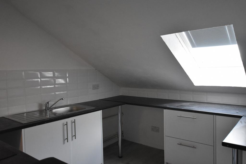 Kitchen 10 ian court
