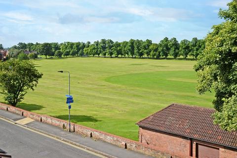 2 bedroom flat to rent, Albemarle Road, South Bank, York, YO23