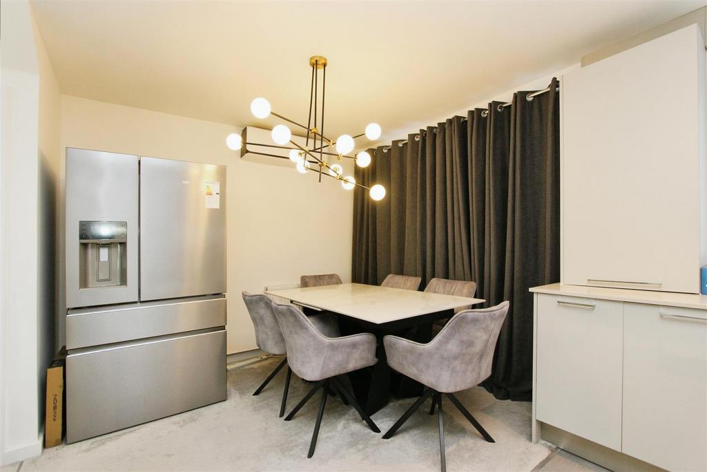 Open Plan Kitchen / Diner