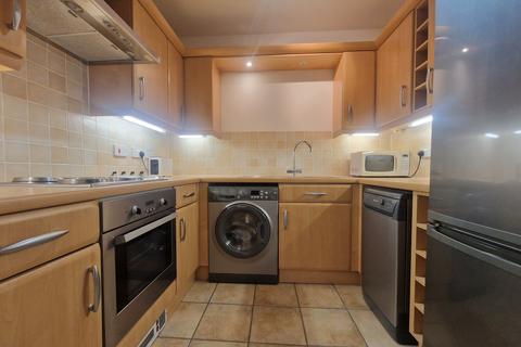 2 bedroom flat to rent, Providence Hill, Bursledon, Southampton, Hampshire. SO31 8AP