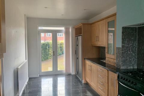 3 bedroom terraced house to rent, Manchester, Manchester M23