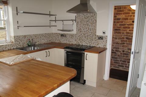 2 bedroom flat to rent, 116b Chestergate, Macclesfield SK11