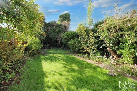 4 bedroom terraced house for sale, Glendale Gardens, Leigh-On-Sea