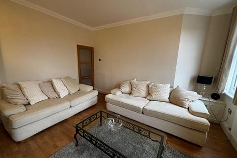 2 bedroom apartment to rent, Knightlow Road, Harborne, Birmingham