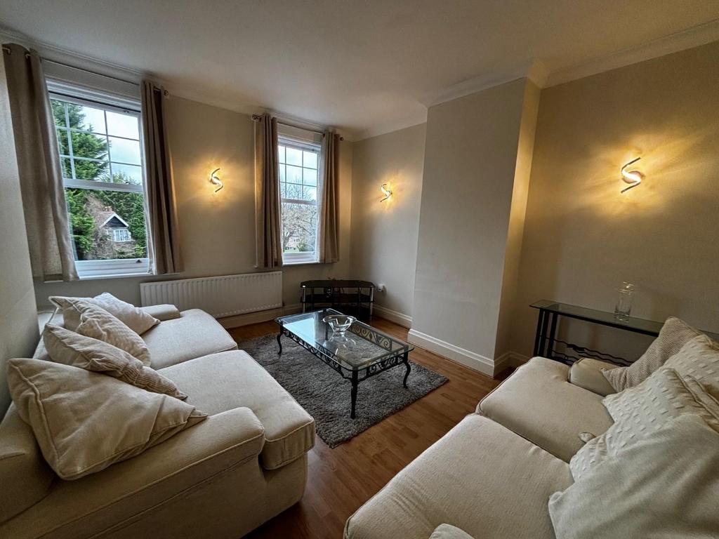 Lounge 2.jpg