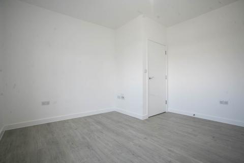 1 bedroom flat to rent, Cranbrook Road, Ilford, IG1