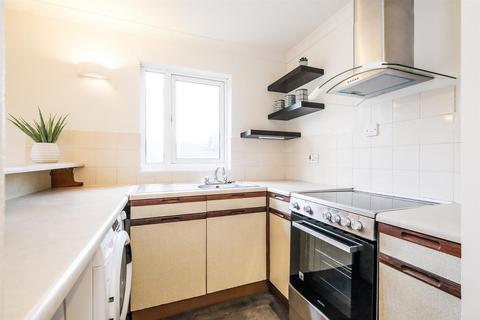 10 Alders Close, London, E11 3RZ