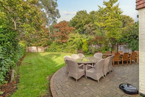 4 bedroom detached house for sale, Weatherhill Road, Smallfield, Horley, RH6