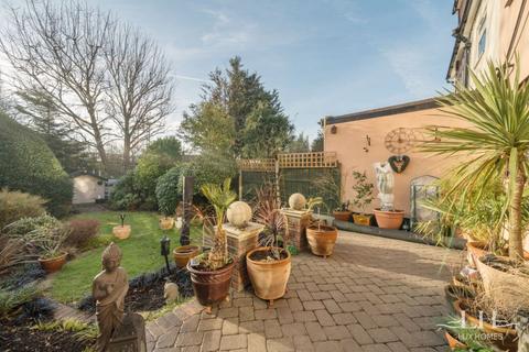 3 bedroom terraced house for sale, Edgefield Avenue, Barking